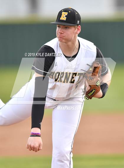 Thumbnail 1 in Era vs North Hopkins (Lindsay Tournament) photogallery.