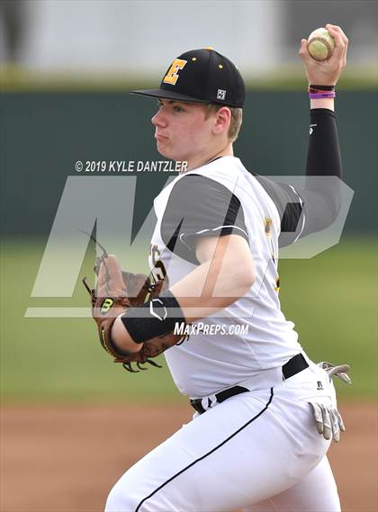 Thumbnail 1 in Era vs North Hopkins (Lindsay Tournament) photogallery.