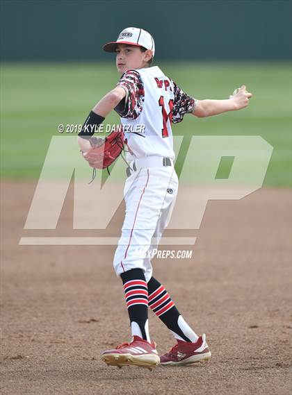 Thumbnail 1 in Era vs North Hopkins (Lindsay Tournament) photogallery.