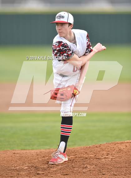 Thumbnail 1 in Era vs North Hopkins (Lindsay Tournament) photogallery.