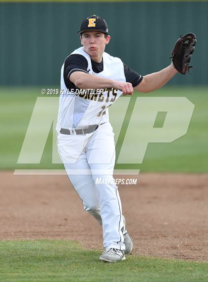 Thumbnail 1 in Era vs North Hopkins (Lindsay Tournament) photogallery.