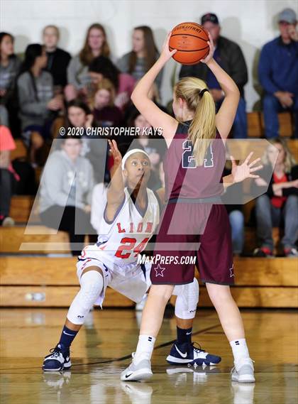 Thumbnail 2 in Carterville vs Benton (Rangerette Christmas Classic) photogallery.