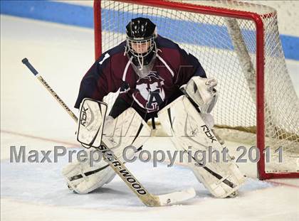 Thumbnail 1 in Windsor/East Granby/Avon vs. Staples/Weston/Shelton (CIAC Division 3 Semifinal) photogallery.