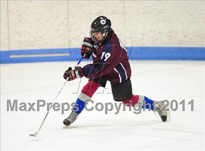 Thumbnail 1 in Windsor/East Granby/Avon vs. Staples/Weston/Shelton (CIAC Division 3 Semifinal) photogallery.