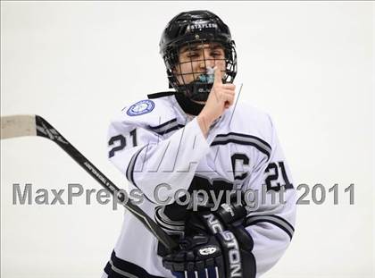 Thumbnail 1 in Windsor/East Granby/Avon vs. Staples/Weston/Shelton (CIAC Division 3 Semifinal) photogallery.