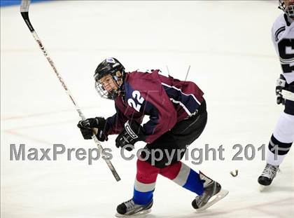 Thumbnail 1 in Windsor/East Granby/Avon vs. Staples/Weston/Shelton (CIAC Division 3 Semifinal) photogallery.