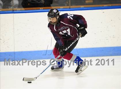 Thumbnail 1 in Windsor/East Granby/Avon vs. Staples/Weston/Shelton (CIAC Division 3 Semifinal) photogallery.