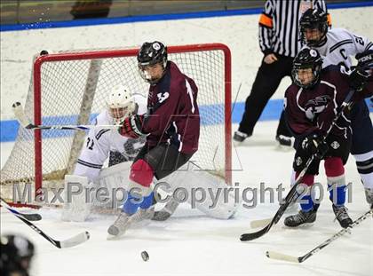 Thumbnail 1 in Windsor/East Granby/Avon vs. Staples/Weston/Shelton (CIAC Division 3 Semifinal) photogallery.