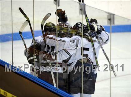 Thumbnail 1 in Windsor/East Granby/Avon vs. Staples/Weston/Shelton (CIAC Division 3 Semifinal) photogallery.