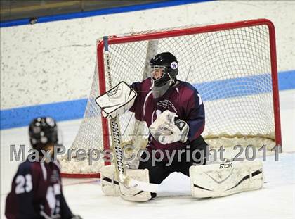 Thumbnail 3 in Windsor/East Granby/Avon vs. Staples/Weston/Shelton (CIAC Division 3 Semifinal) photogallery.
