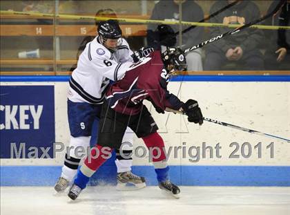 Thumbnail 2 in Windsor/East Granby/Avon vs. Staples/Weston/Shelton (CIAC Division 3 Semifinal) photogallery.