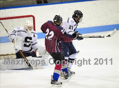 Thumbnail 3 in Windsor/East Granby/Avon vs. Staples/Weston/Shelton (CIAC Division 3 Semifinal) photogallery.