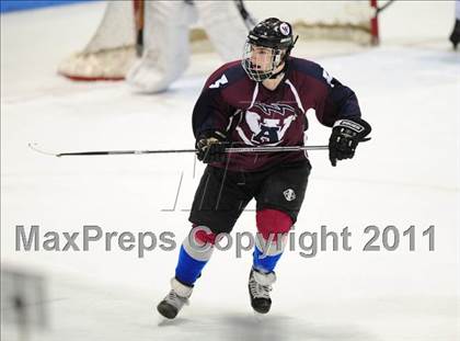 Thumbnail 3 in Windsor/East Granby/Avon vs. Staples/Weston/Shelton (CIAC Division 3 Semifinal) photogallery.