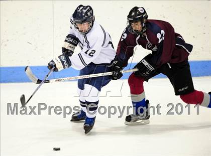 Thumbnail 3 in Windsor/East Granby/Avon vs. Staples/Weston/Shelton (CIAC Division 3 Semifinal) photogallery.