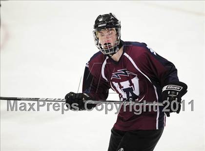 Thumbnail 2 in Windsor/East Granby/Avon vs. Staples/Weston/Shelton (CIAC Division 3 Semifinal) photogallery.