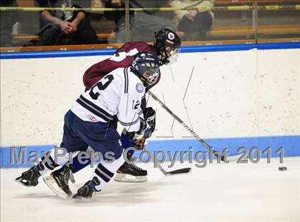 Thumbnail 3 in Windsor/East Granby/Avon vs. Staples/Weston/Shelton (CIAC Division 3 Semifinal) photogallery.