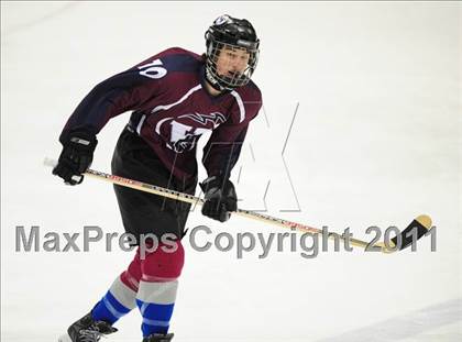 Thumbnail 1 in Windsor/East Granby/Avon vs. Staples/Weston/Shelton (CIAC Division 3 Semifinal) photogallery.