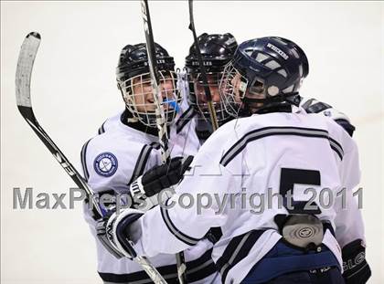 Thumbnail 2 in Windsor/East Granby/Avon vs. Staples/Weston/Shelton (CIAC Division 3 Semifinal) photogallery.