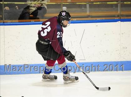 Thumbnail 2 in Windsor/East Granby/Avon vs. Staples/Weston/Shelton (CIAC Division 3 Semifinal) photogallery.