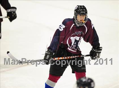 Thumbnail 3 in Windsor/East Granby/Avon vs. Staples/Weston/Shelton (CIAC Division 3 Semifinal) photogallery.