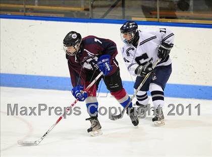 Thumbnail 2 in Windsor/East Granby/Avon vs. Staples/Weston/Shelton (CIAC Division 3 Semifinal) photogallery.