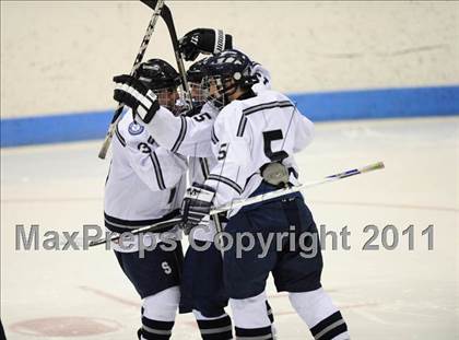 Thumbnail 2 in Windsor/East Granby/Avon vs. Staples/Weston/Shelton (CIAC Division 3 Semifinal) photogallery.