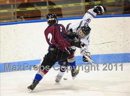 Thumbnail 3 in Windsor/East Granby/Avon vs. Staples/Weston/Shelton (CIAC Division 3 Semifinal) photogallery.