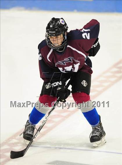Thumbnail 1 in Windsor/East Granby/Avon vs. Staples/Weston/Shelton (CIAC Division 3 Semifinal) photogallery.