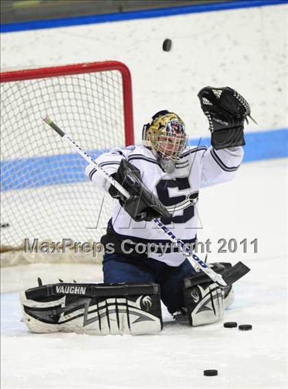 Thumbnail 3 in Windsor/East Granby/Avon vs. Staples/Weston/Shelton (CIAC Division 3 Semifinal) photogallery.