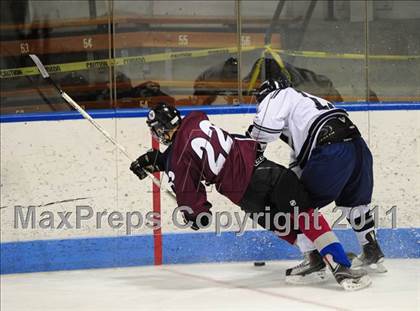 Thumbnail 2 in Windsor/East Granby/Avon vs. Staples/Weston/Shelton (CIAC Division 3 Semifinal) photogallery.