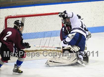 Thumbnail 1 in Windsor/East Granby/Avon vs. Staples/Weston/Shelton (CIAC Division 3 Semifinal) photogallery.