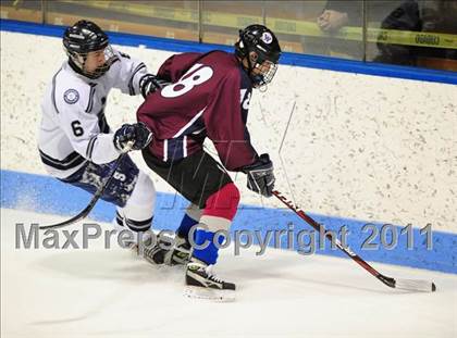Thumbnail 1 in Windsor/East Granby/Avon vs. Staples/Weston/Shelton (CIAC Division 3 Semifinal) photogallery.