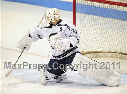 Thumbnail 1 in Windsor/East Granby/Avon vs. Staples/Weston/Shelton (CIAC Division 3 Semifinal) photogallery.