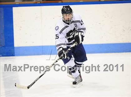 Thumbnail 1 in Windsor/East Granby/Avon vs. Staples/Weston/Shelton (CIAC Division 3 Semifinal) photogallery.