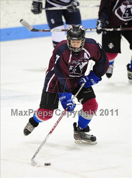 Thumbnail 2 in Windsor/East Granby/Avon vs. Staples/Weston/Shelton (CIAC Division 3 Semifinal) photogallery.
