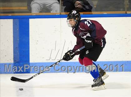 Thumbnail 1 in Windsor/East Granby/Avon vs. Staples/Weston/Shelton (CIAC Division 3 Semifinal) photogallery.