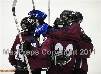 Thumbnail 1 in Windsor/East Granby/Avon vs. Staples/Weston/Shelton (CIAC Division 3 Semifinal) photogallery.