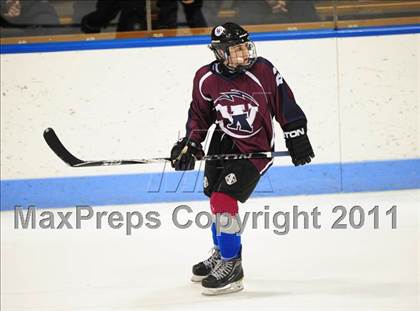 Thumbnail 3 in Windsor/East Granby/Avon vs. Staples/Weston/Shelton (CIAC Division 3 Semifinal) photogallery.