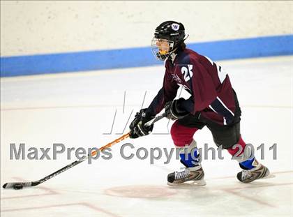 Thumbnail 1 in Windsor/East Granby/Avon vs. Staples/Weston/Shelton (CIAC Division 3 Semifinal) photogallery.