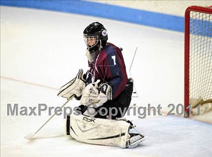 Thumbnail 1 in Windsor/East Granby/Avon vs. Staples/Weston/Shelton (CIAC Division 3 Semifinal) photogallery.
