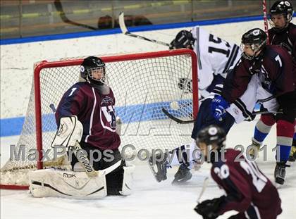 Thumbnail 1 in Windsor/East Granby/Avon vs. Staples/Weston/Shelton (CIAC Division 3 Semifinal) photogallery.