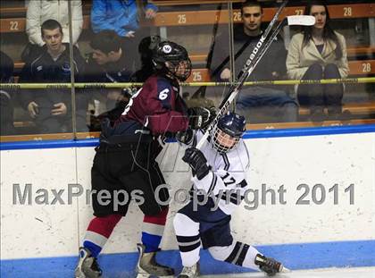 Thumbnail 3 in Windsor/East Granby/Avon vs. Staples/Weston/Shelton (CIAC Division 3 Semifinal) photogallery.
