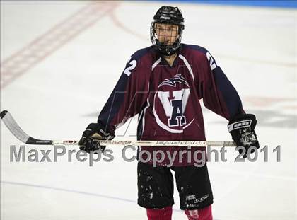 Thumbnail 2 in Windsor/East Granby/Avon vs. Staples/Weston/Shelton (CIAC Division 3 Semifinal) photogallery.