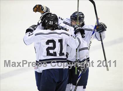 Thumbnail 2 in Windsor/East Granby/Avon vs. Staples/Weston/Shelton (CIAC Division 3 Semifinal) photogallery.
