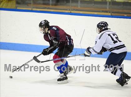 Thumbnail 1 in Windsor/East Granby/Avon vs. Staples/Weston/Shelton (CIAC Division 3 Semifinal) photogallery.