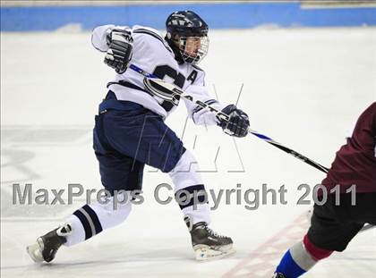 Thumbnail 2 in Windsor/East Granby/Avon vs. Staples/Weston/Shelton (CIAC Division 3 Semifinal) photogallery.