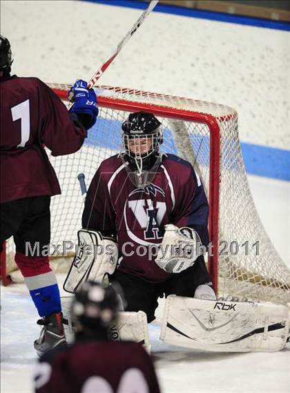 Thumbnail 1 in Windsor/East Granby/Avon vs. Staples/Weston/Shelton (CIAC Division 3 Semifinal) photogallery.