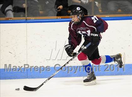 Thumbnail 1 in Windsor/East Granby/Avon vs. Staples/Weston/Shelton (CIAC Division 3 Semifinal) photogallery.