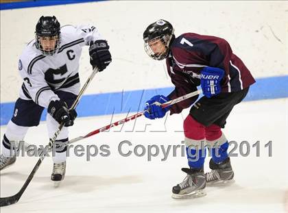 Thumbnail 3 in Windsor/East Granby/Avon vs. Staples/Weston/Shelton (CIAC Division 3 Semifinal) photogallery.