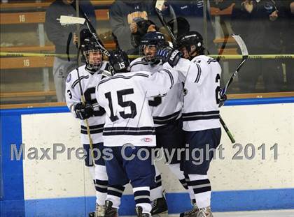 Thumbnail 3 in Windsor/East Granby/Avon vs. Staples/Weston/Shelton (CIAC Division 3 Semifinal) photogallery.
